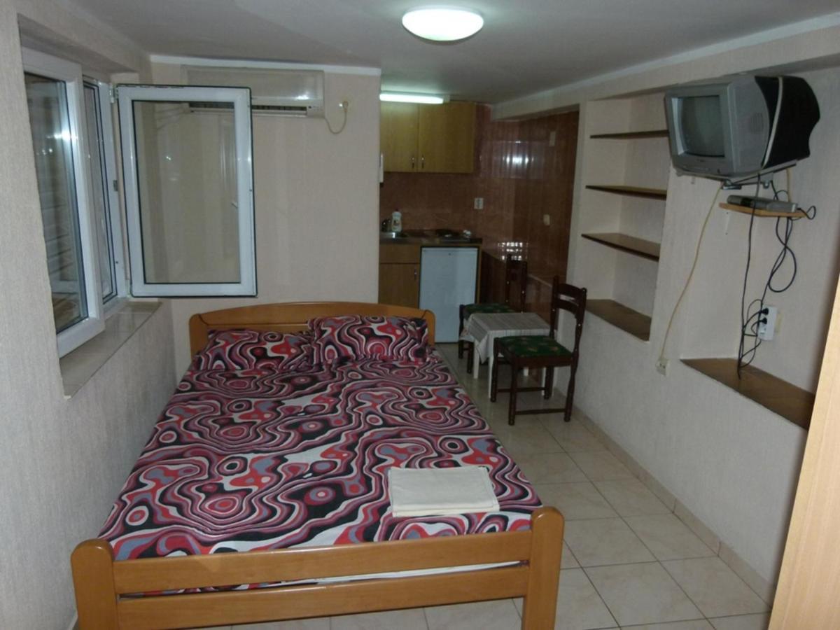 Apartments Antic Budva Zimmer foto